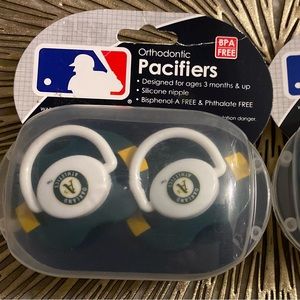 Orthodontic
Pacifiers | OAKLAND A’s | set of 2